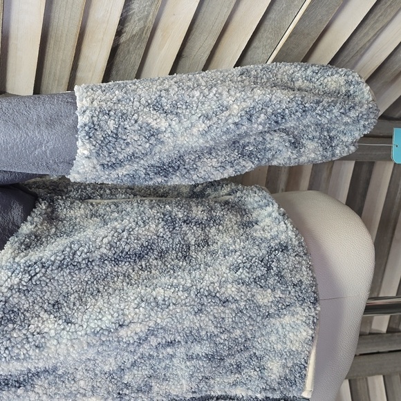 Cozy Gray Fleece Zip-Up Jacket | MTA Sport | Small - Picture 3 of 12